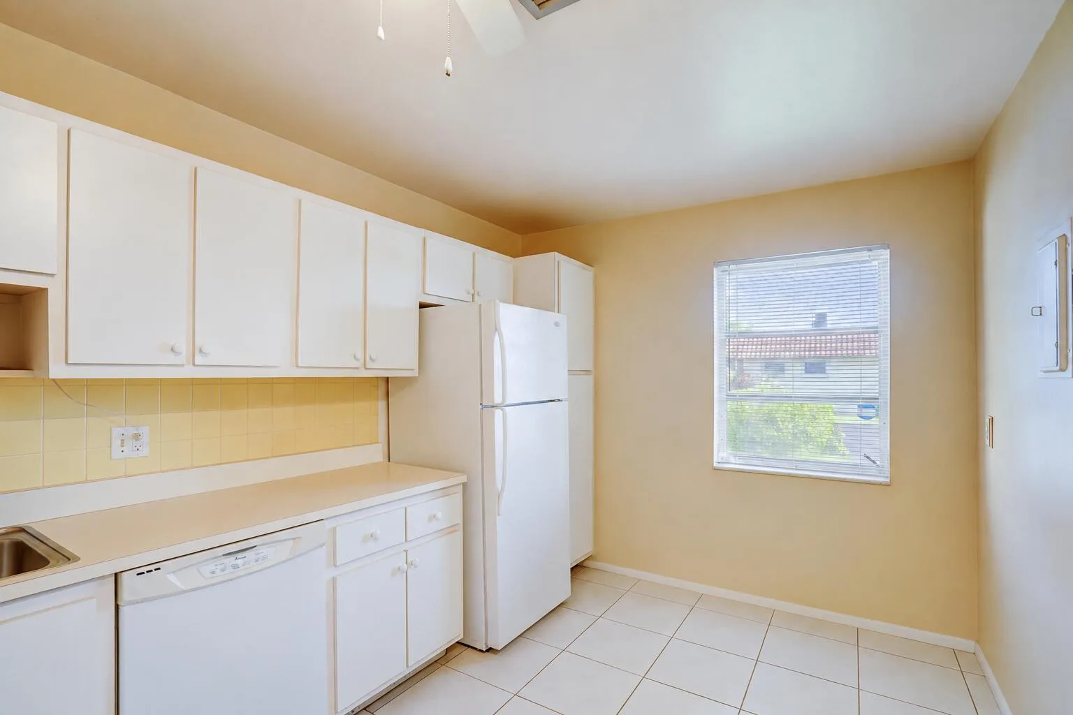 5780 FERNLEY Drive W # 144, West Palm Beach, FL 33415 photo 4