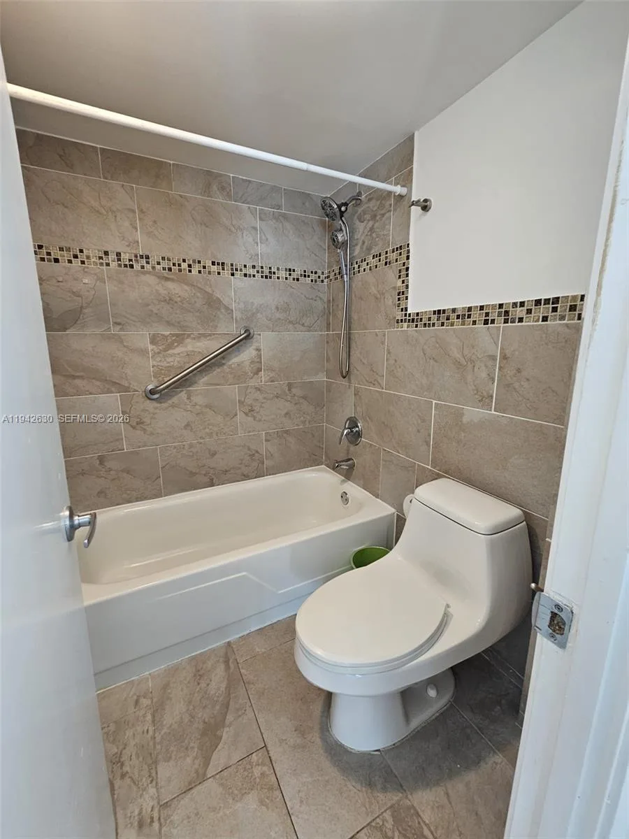 7135 Collins Ave # 1011, Miami Beach, FL 33141 photo 12