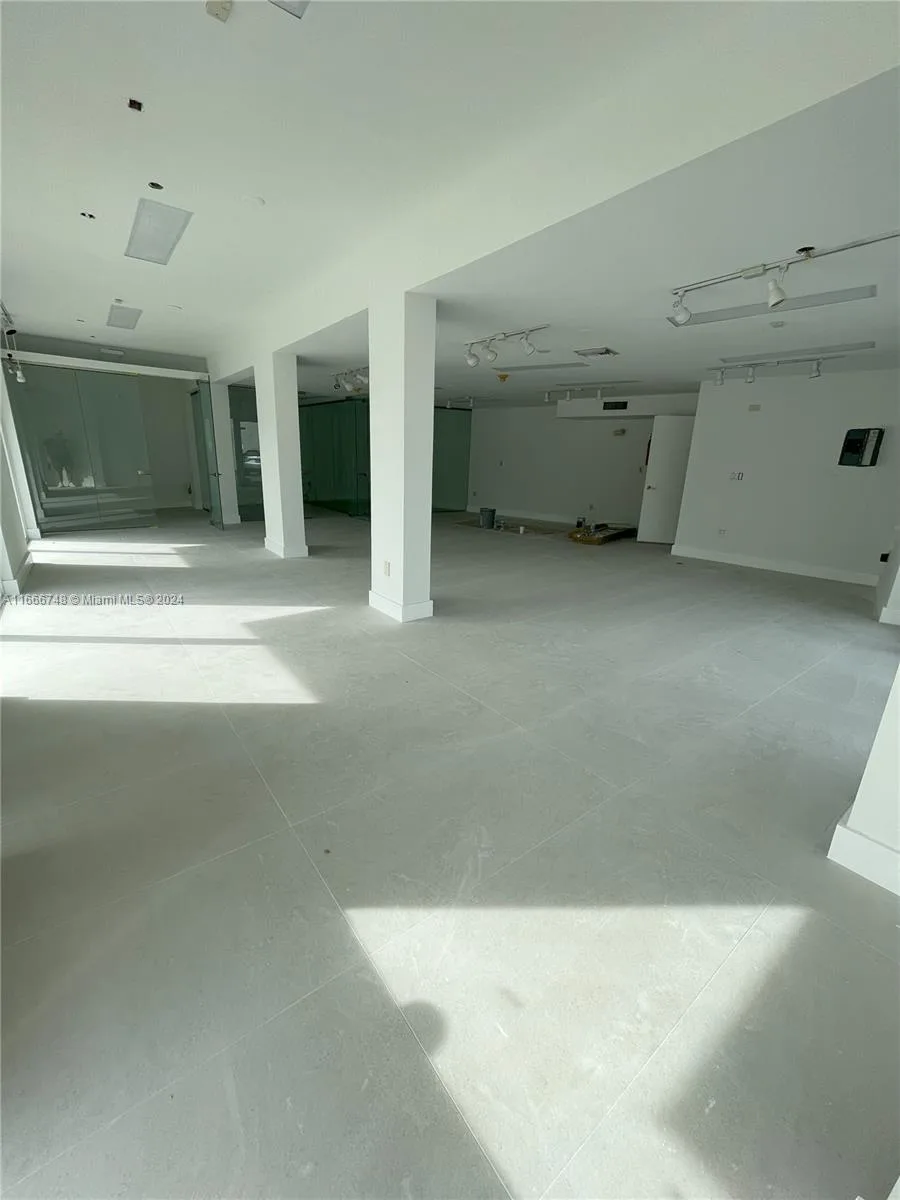 5050 Biscayne Blvd # 100, Miami, FL 33137 photo 3