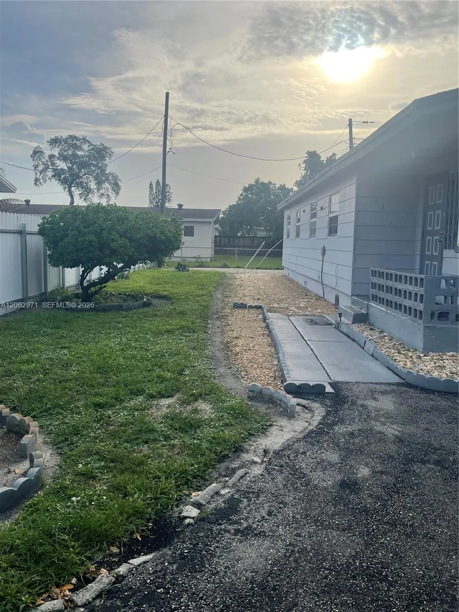 2311 NW 27th Ter, Fort Lauderdale, FL 33311 — zdjęcie 4