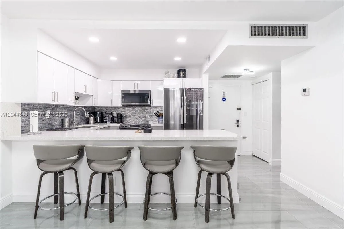 600 Three Islands Blvd # 1413, Hallandale Beach, FL 33009 photo 4