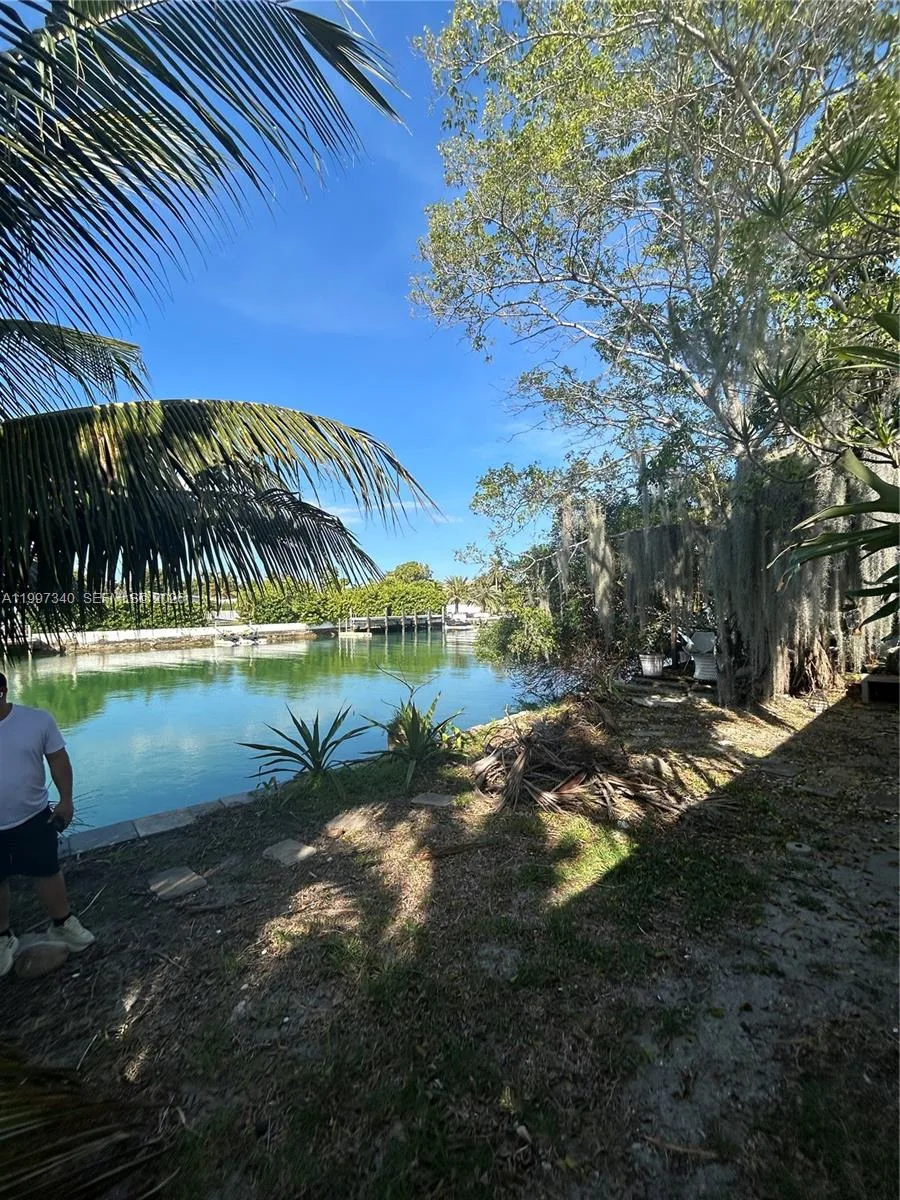 1795 Calais Dr # 2, Miami Beach, FL 33141 photo 2