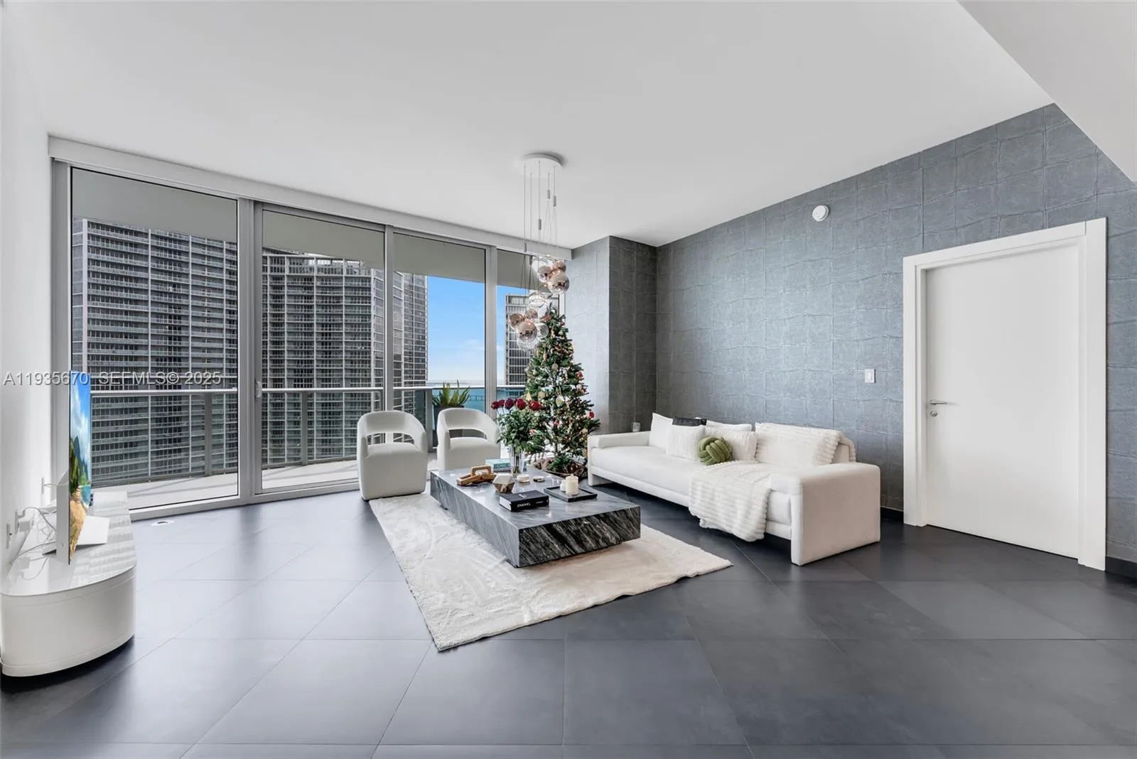200 Biscayne Boulevard Way # 4408, Miami, FL 33131 photo 3