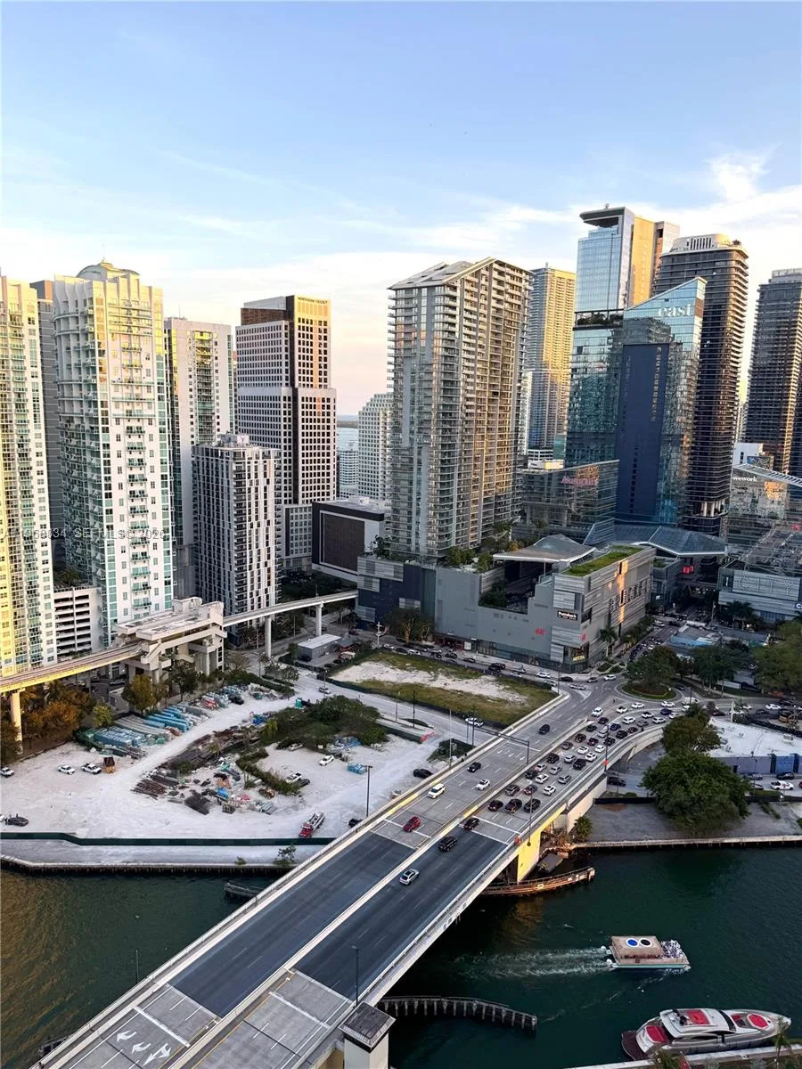 350 S Miami Ave # 3310, Miami, FL 33130 photo 2