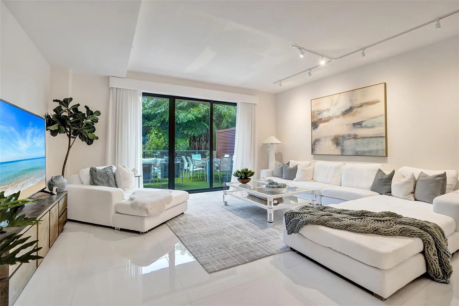 3030 N Ocean Boulevard # S104, Fort Lauderdale, FL 33308