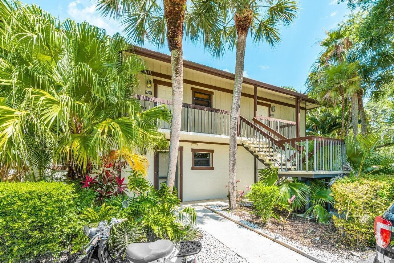 13334 Polo Club Road # 206, Wellington, FL 33414