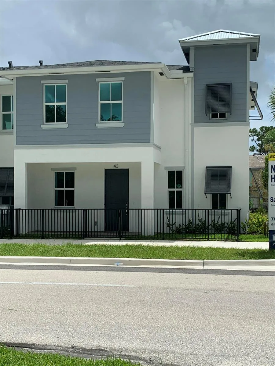 747 SE Central Parkway # 43, Stuart, FL 34994