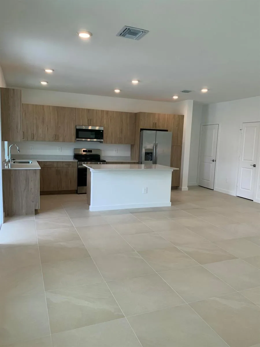 747 SE Central Parkway # 43, Stuart, FL 34994 photo 3