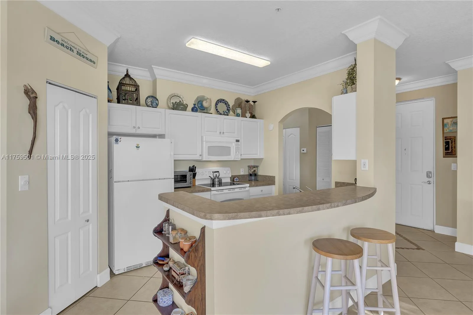 5035 Fairways Cir # 305, Vero Beach, FL 32967 photo 2