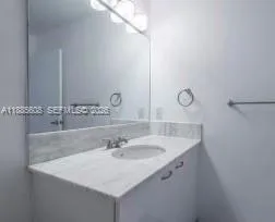 234 NE 3rd St # LPH09, Miami, FL 33132 photo 5