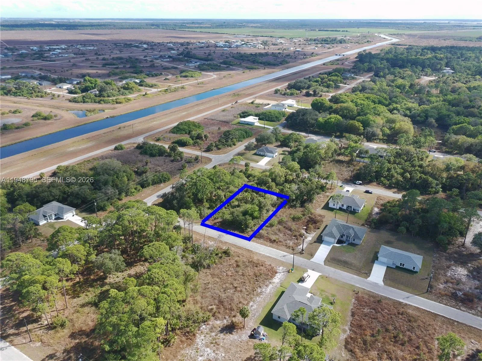 315 Ivanhoe Ave, La Belle, FL 33935 photo 5
