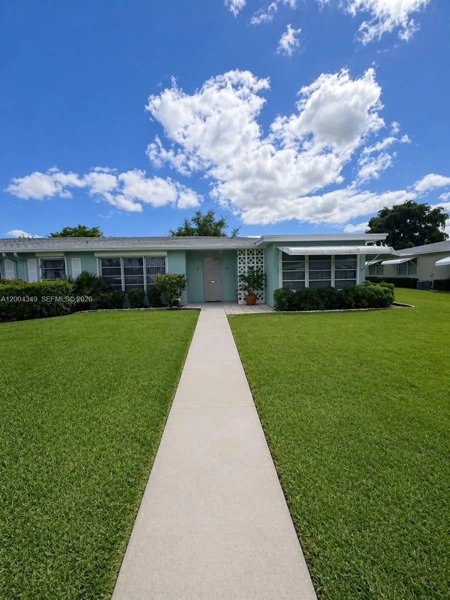 200 High Point Ct E # D, Delray Beach, FL 33445