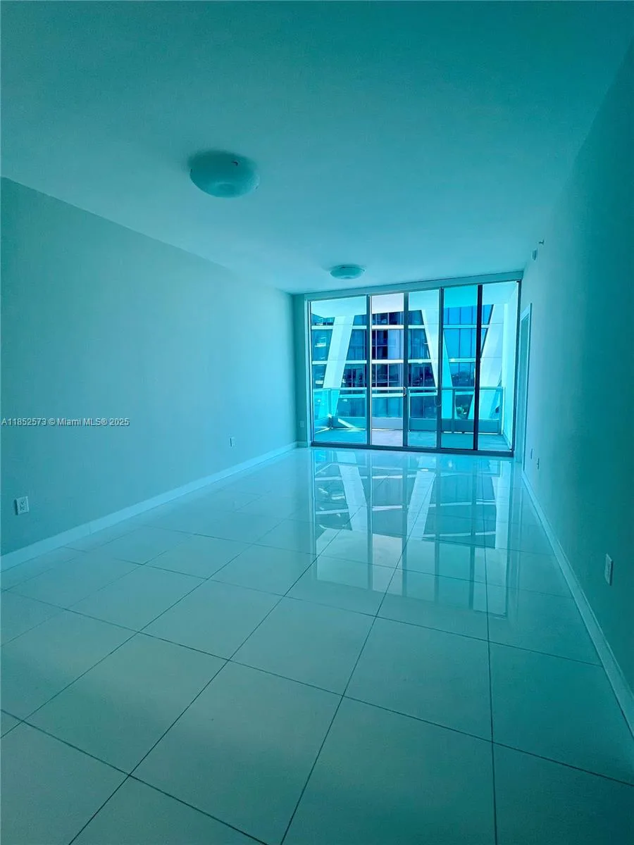 900 Biscayne Blvd # 3010, Miami, FL 33132 photo 2