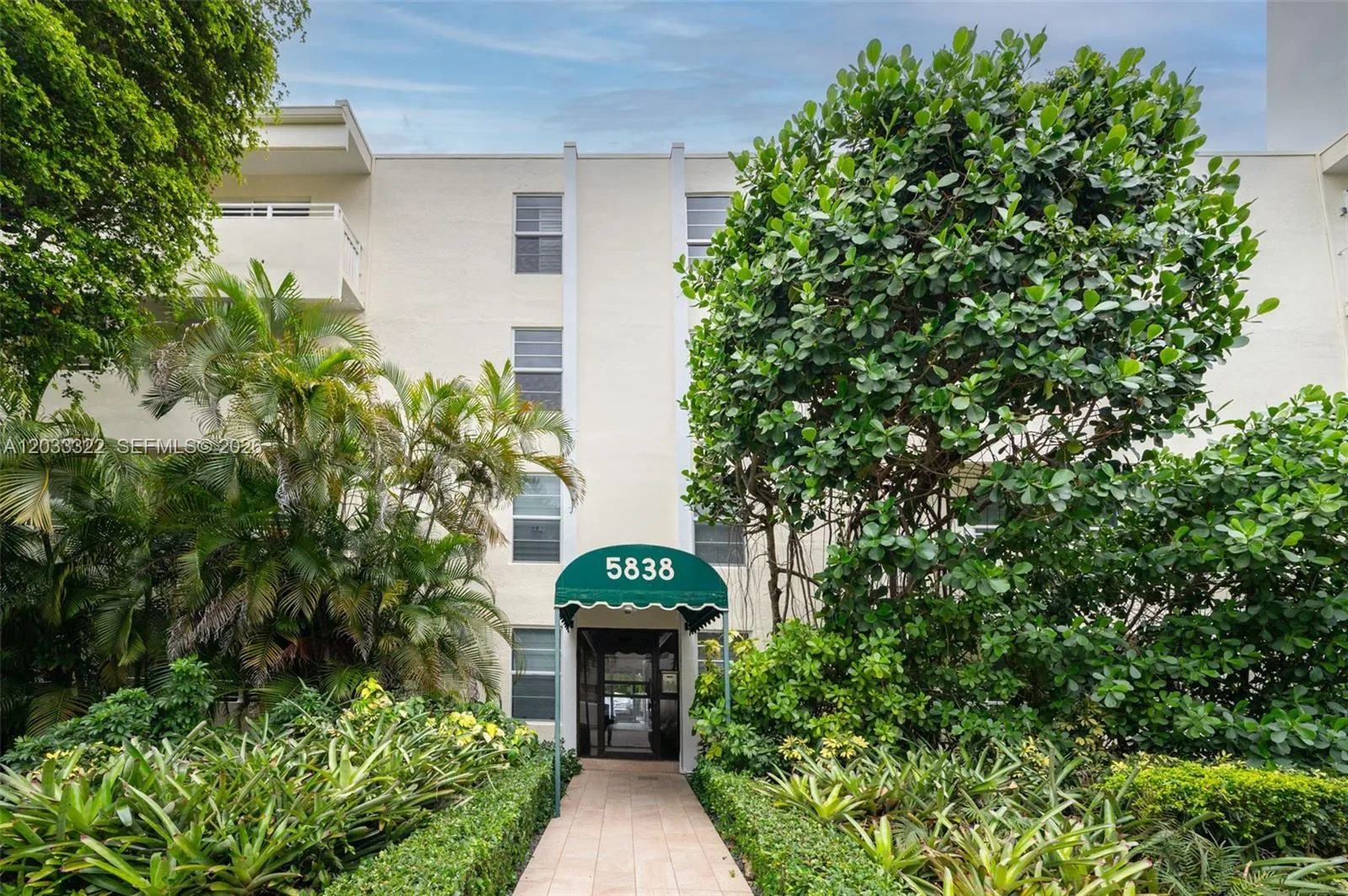 5838 SW 74 Ter # 101, South Miami, FL 33143