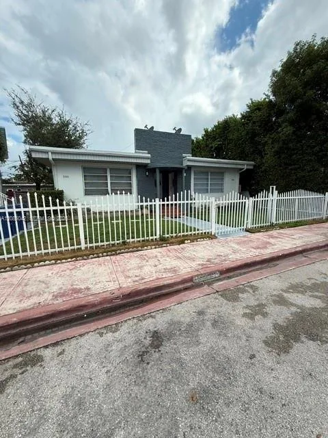 1995 Marseille Dr # 8, Miami Beach, FL 33141