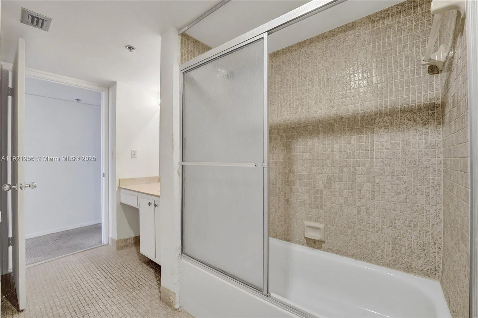 210 174th St # 1715, Sunny Isles Beach, FL 33160 photo 11
