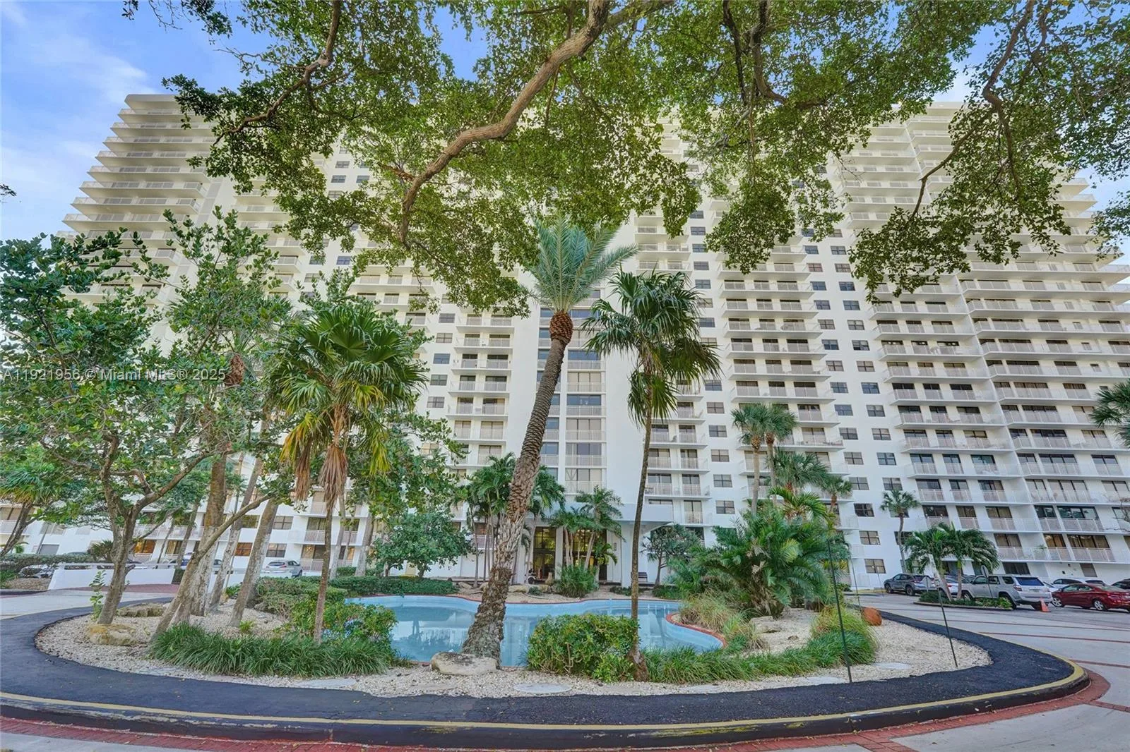 210 174th St # 1715, Sunny Isles Beach, FL 33160 photo 3