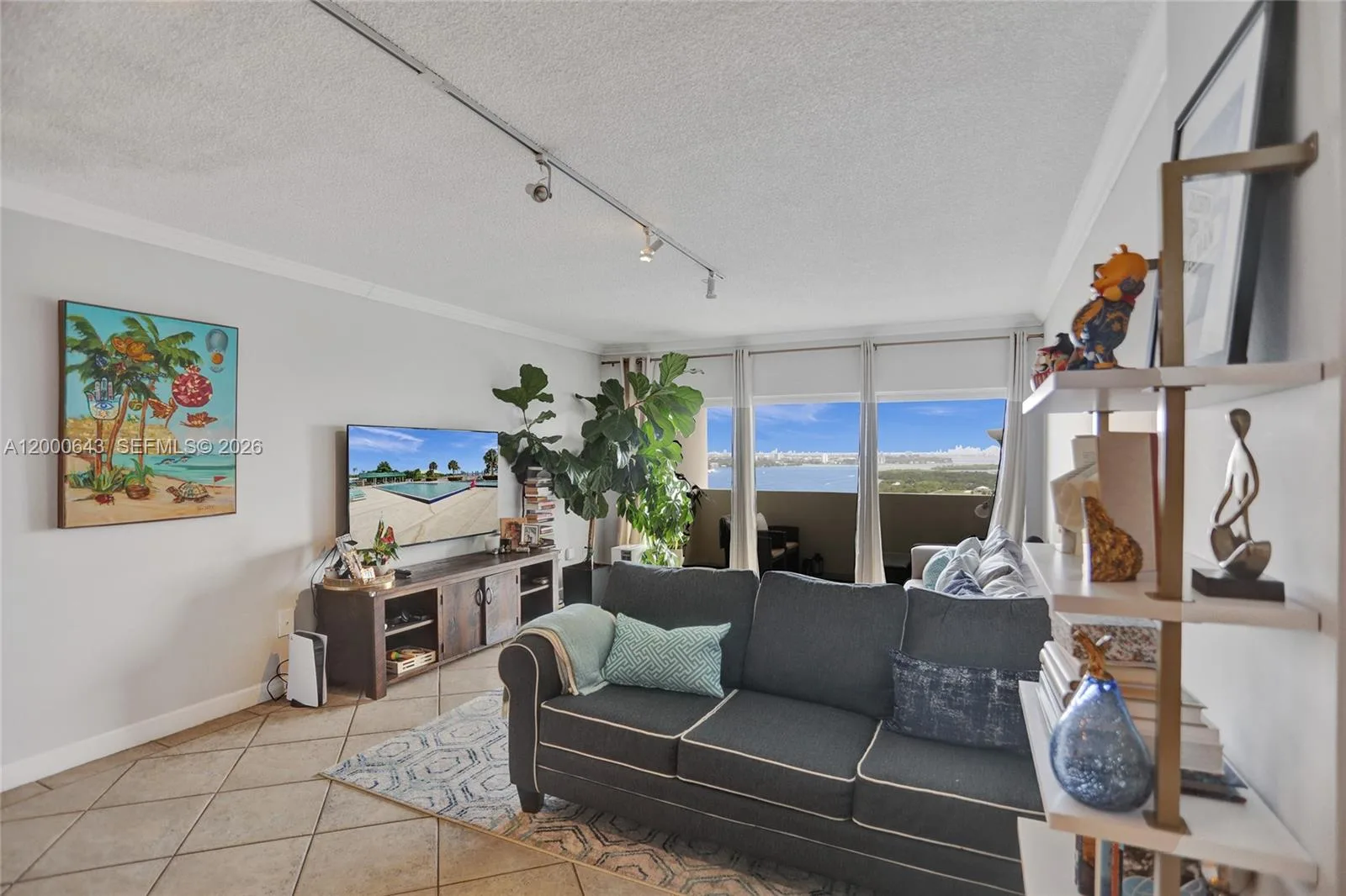 300 Bayview Dr # PH10, Sunny Isles Beach, FL 33160 photo 2