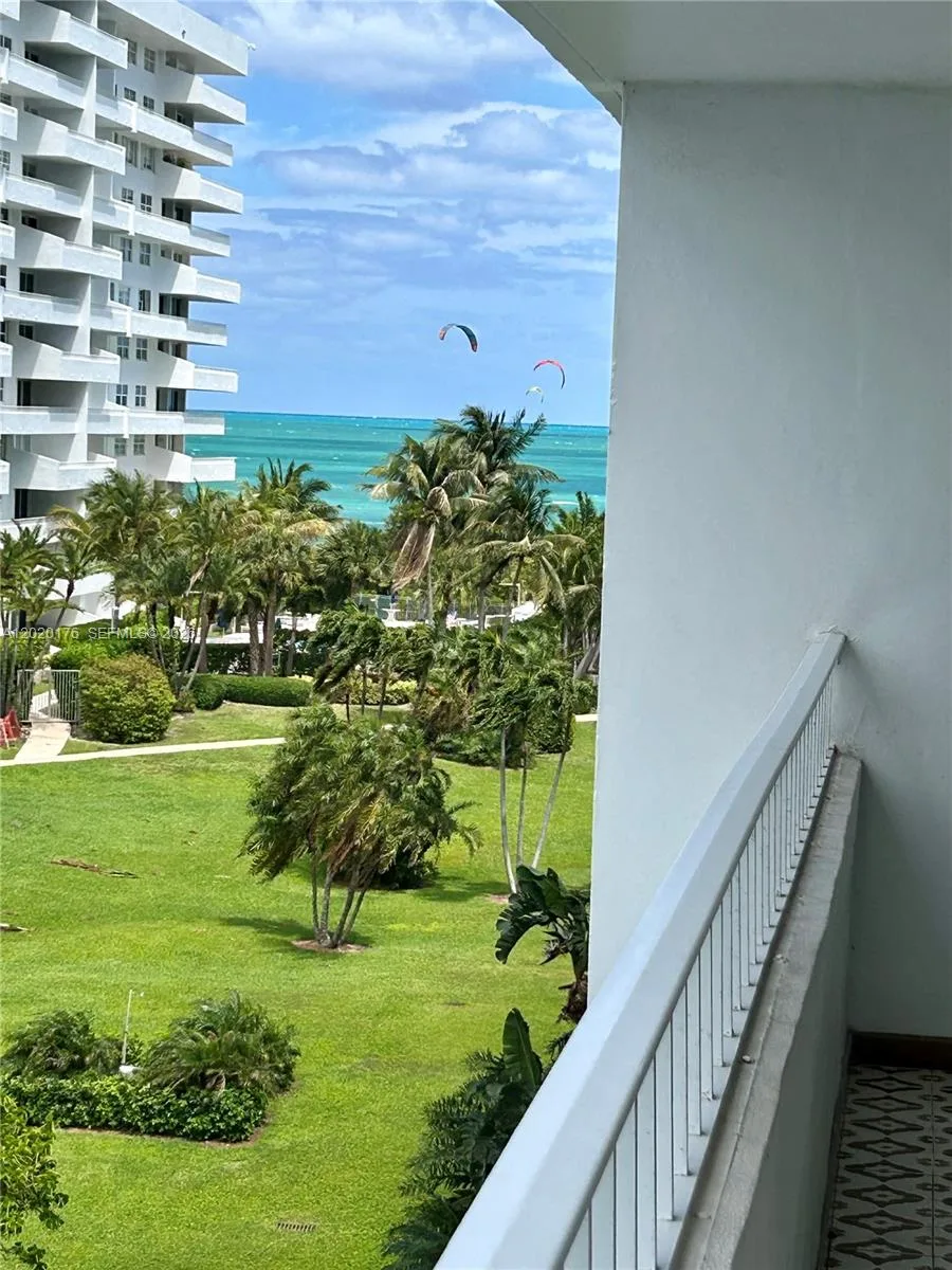 199 Ocean Lane Dr # 512, Key Biscayne, FL 33149