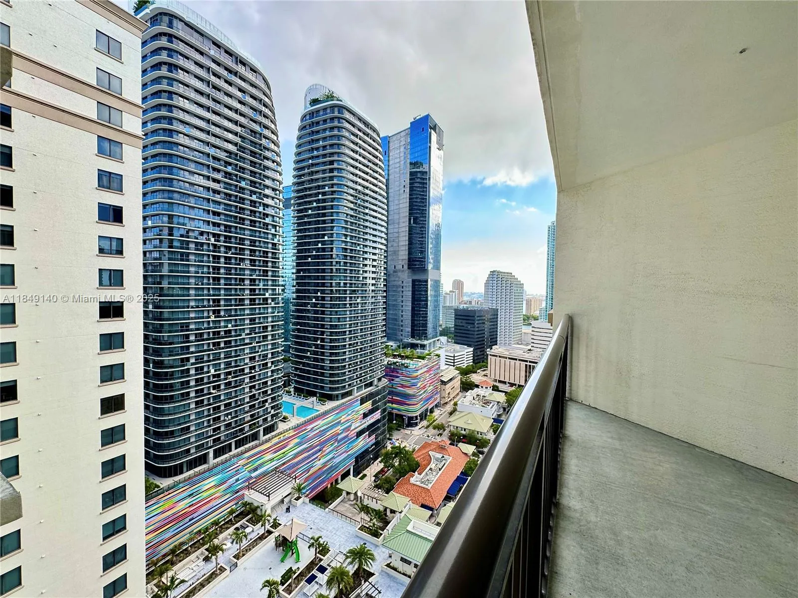 999 SW 1st Ave # 2801, Miami, FL 33130