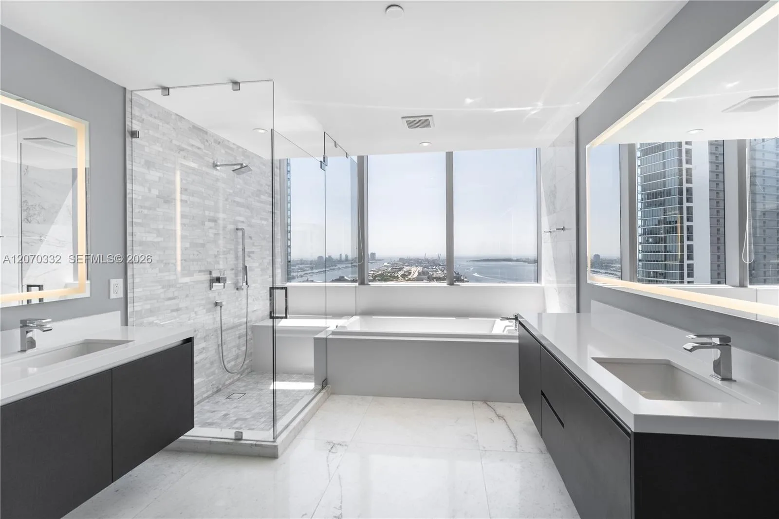851 NE 1st Ave # 3911, Miami, FL 33132 photo 10