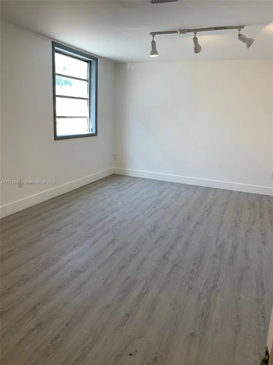 638 NW 62nd St, Miami, FL 33150 photo 2