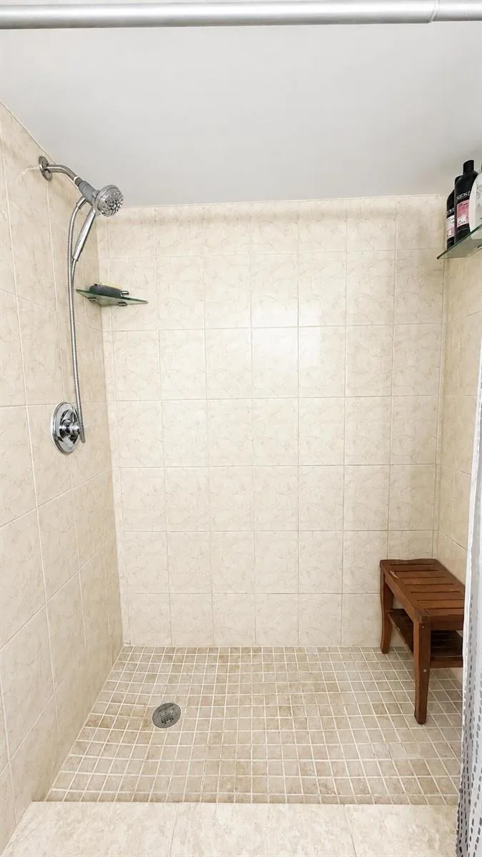 34 Colonial Club Drive # 202, Boynton Beach, FL 33435 photo 9