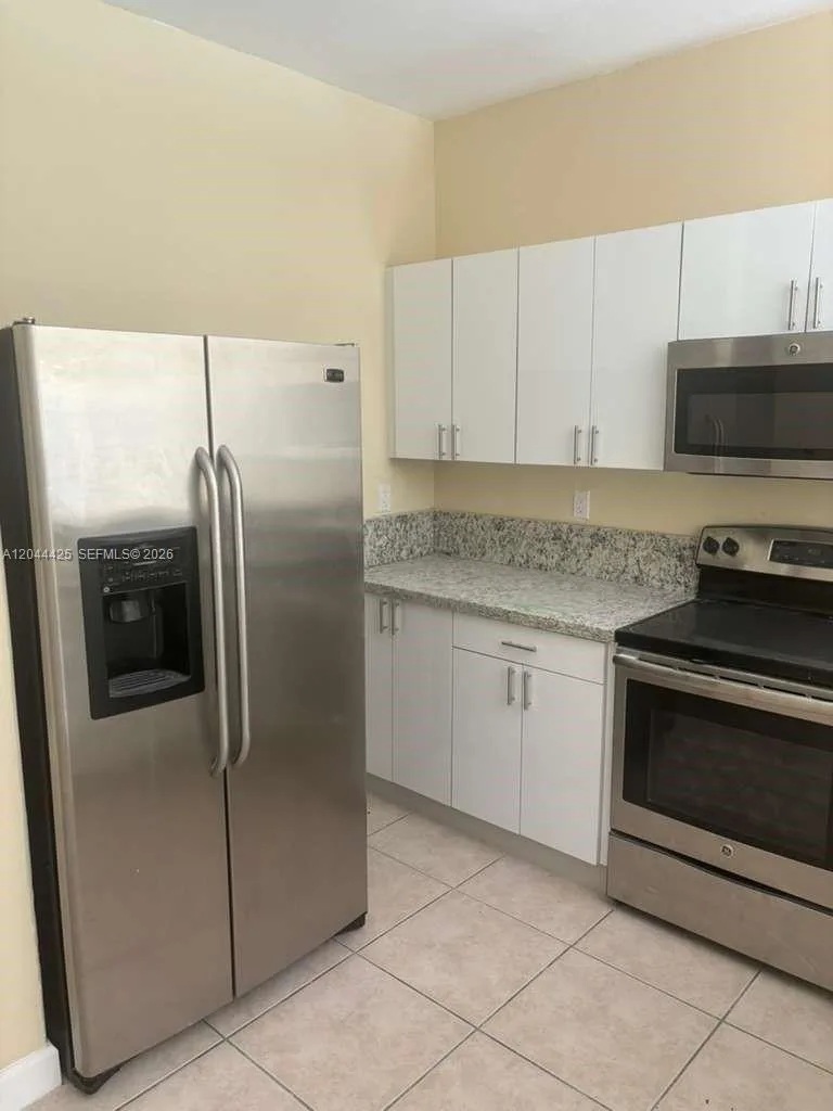 1663 SE 27th Dr # 207, Homestead, FL 33035