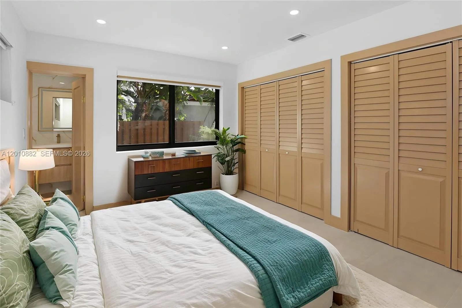 1620 Mckinley St, Hollywood, FL 33020 photo 3