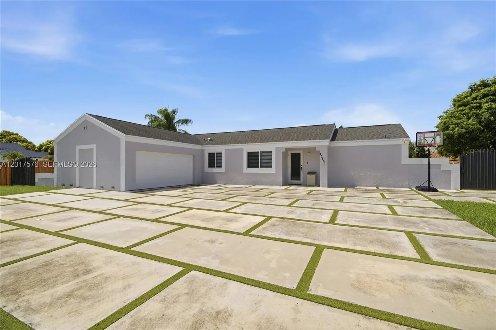 15481 SW 155th Ter, Miami, FL 33187
