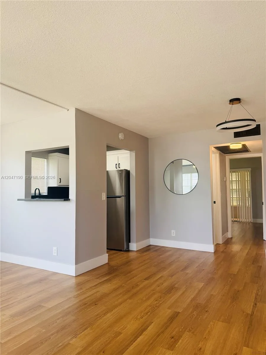 21 Windsor B # b, West Palm Beach, FL 33417 photo 4