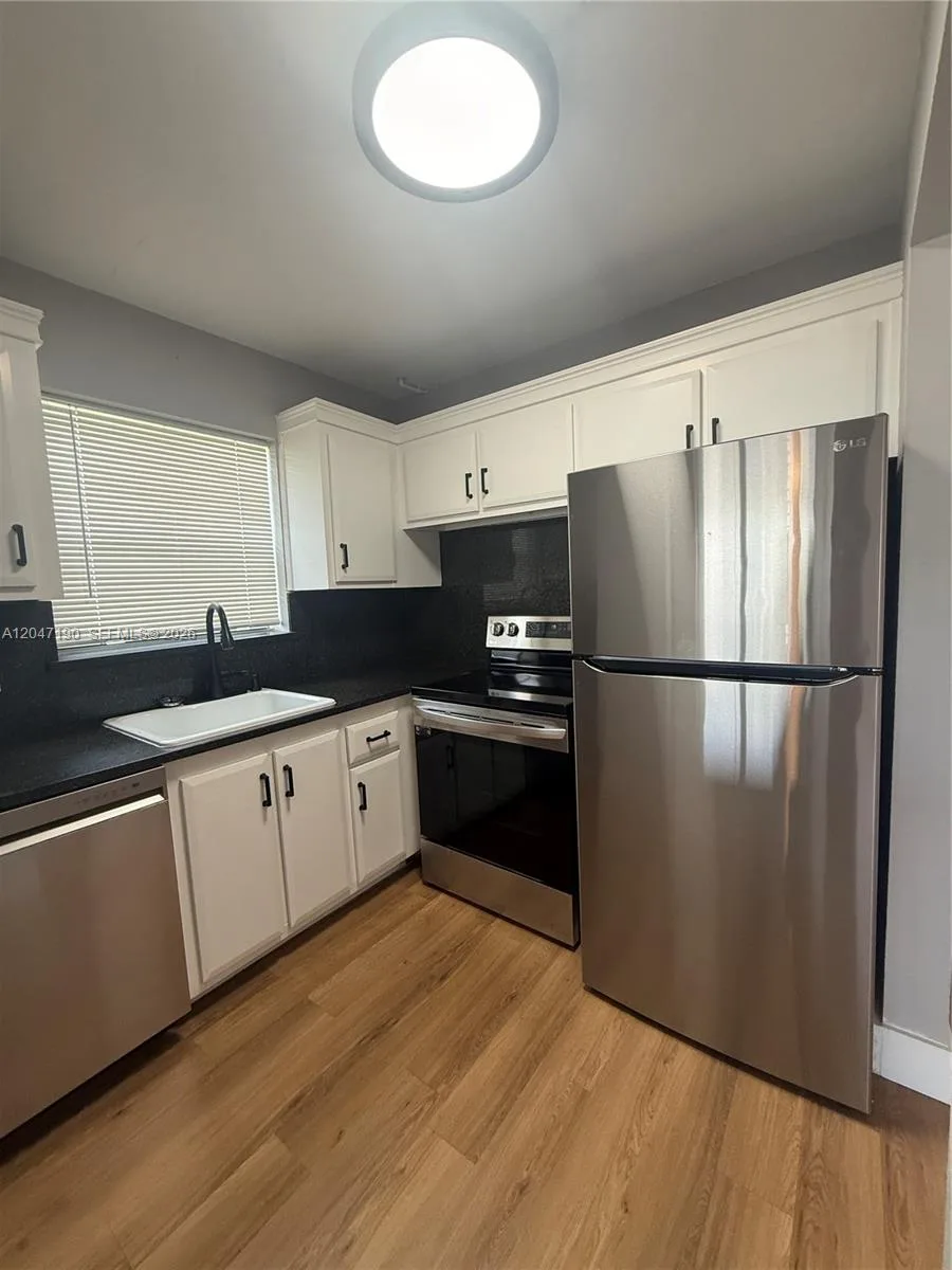 21 Windsor B # b, West Palm Beach, FL 33417 photo 6