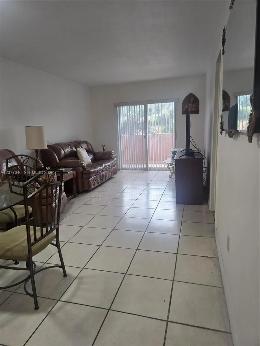 8990 SW 24th St # 226, Miami, FL 33165 photo 2