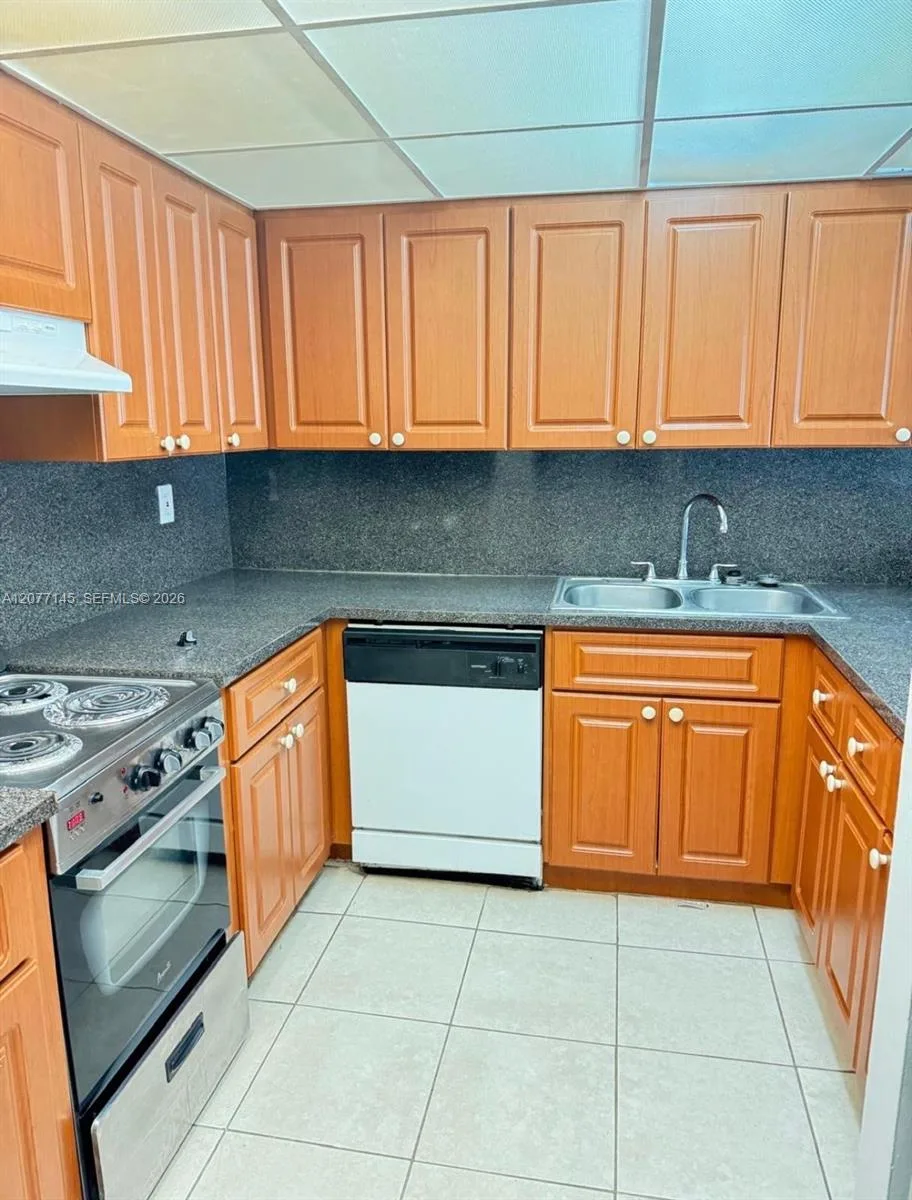 6990 Miami Gardens Dr # 2-225, Hialeah, FL 33015