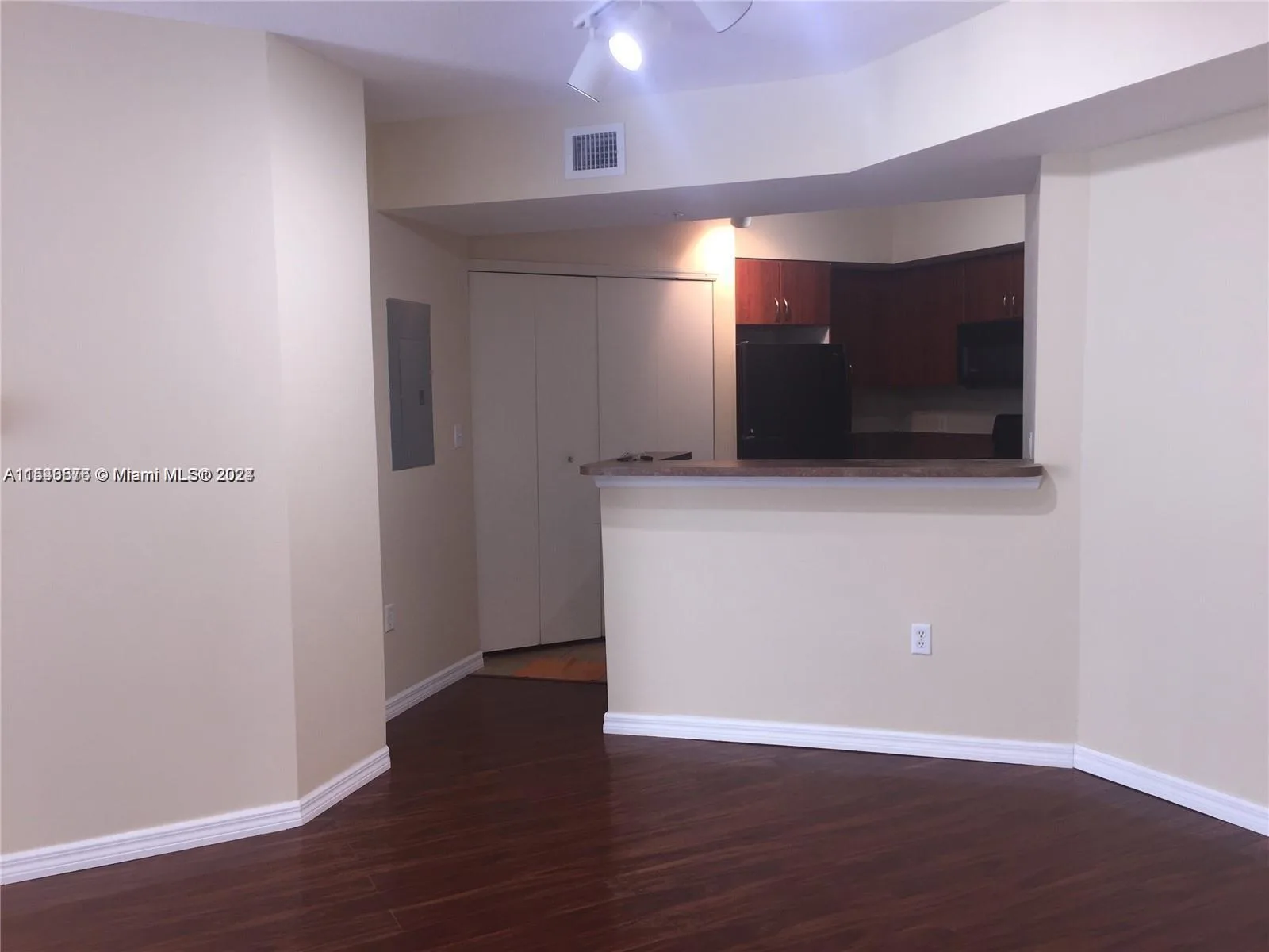 9201 Collins Ave # 724, Surfside, FL 33154 photo 3