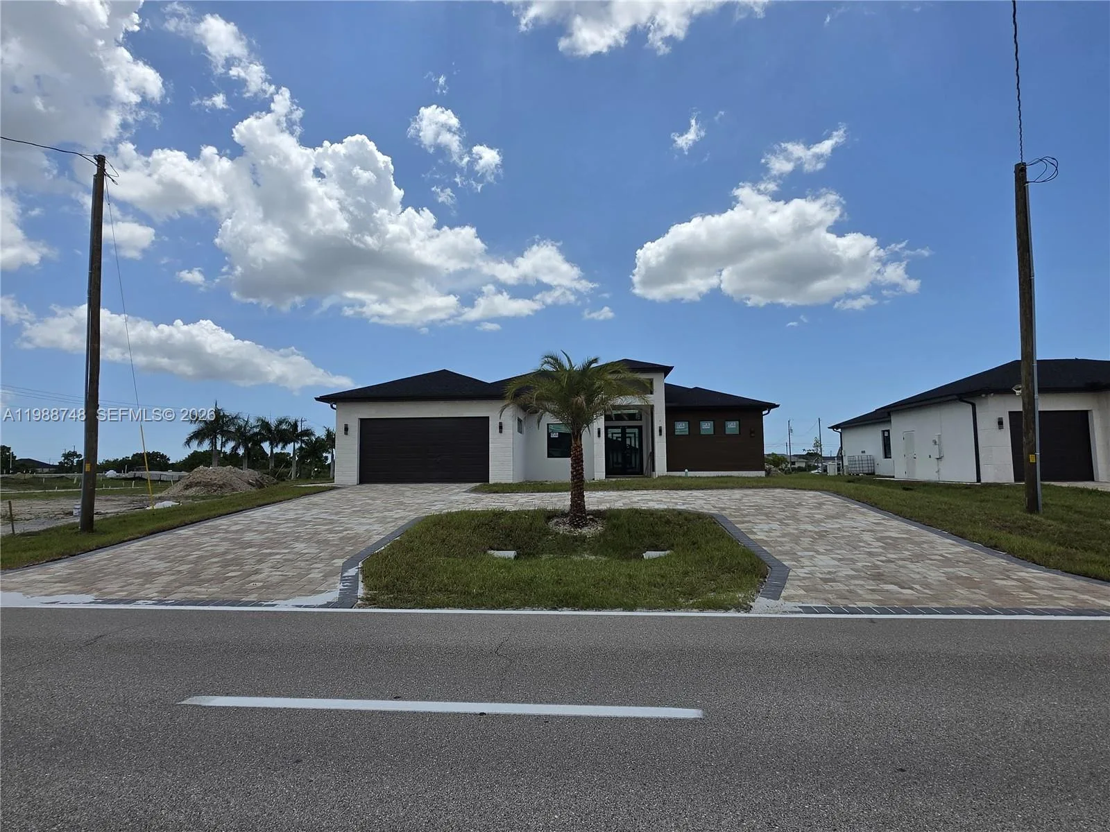 2006 Nelson RD N, Cape Coral, FL 33993 photo 2