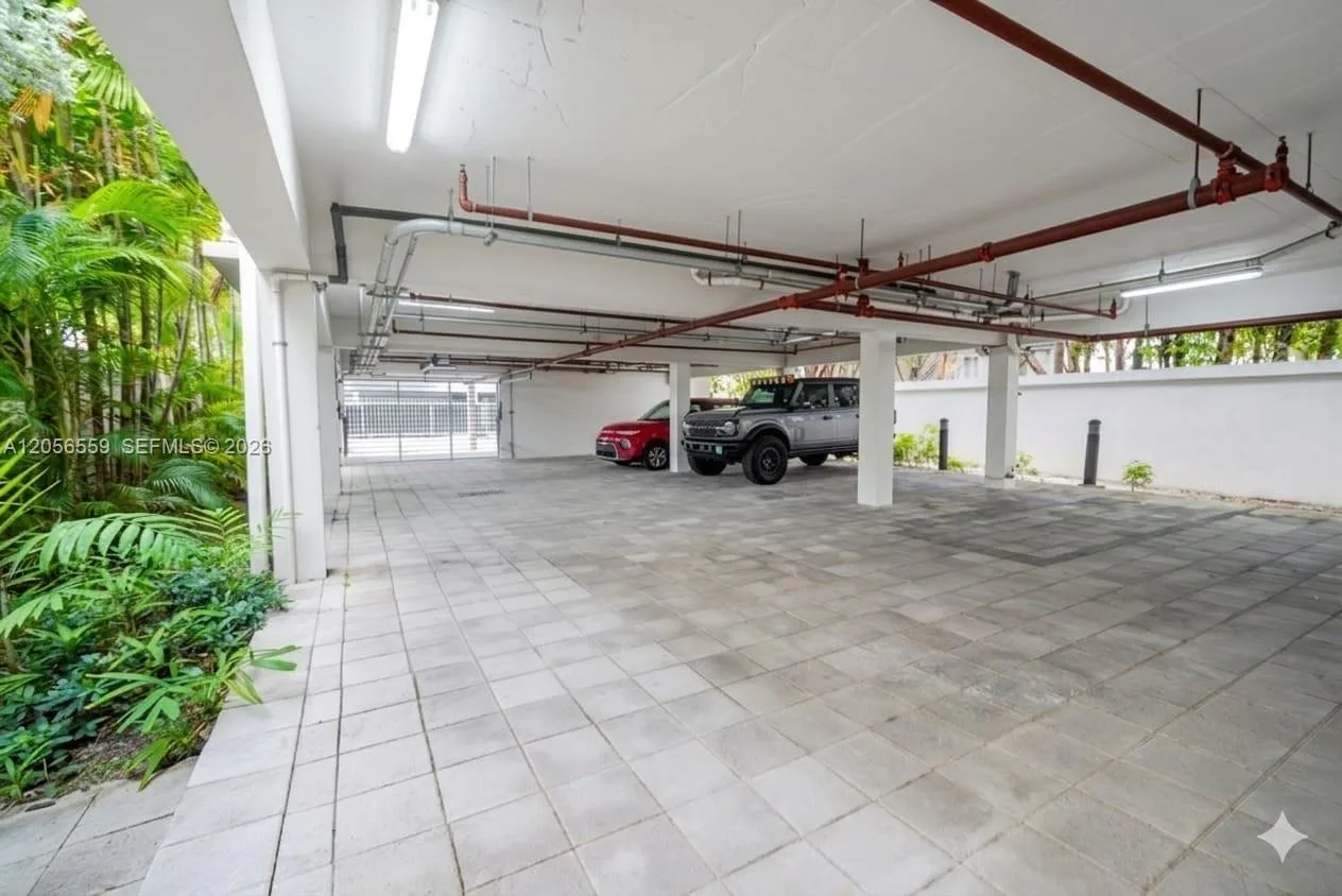 619 Meridian Ave # 4, Miami Beach, FL 33139 photo 2