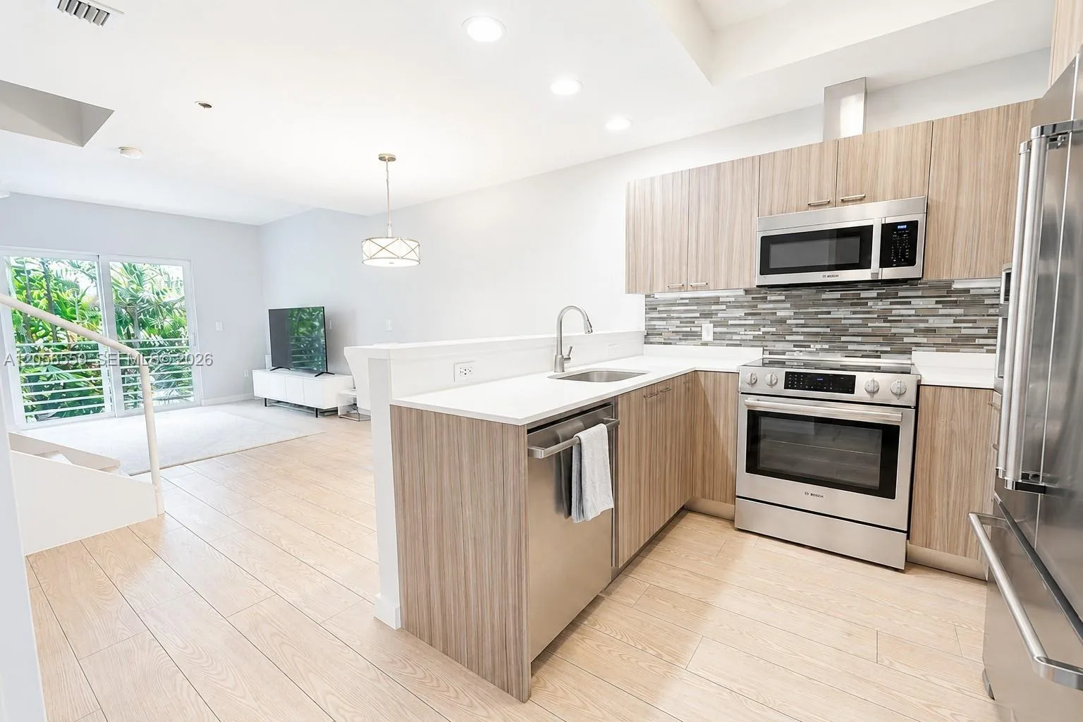 619 Meridian Ave # 4, Miami Beach, FL 33139 photo 4