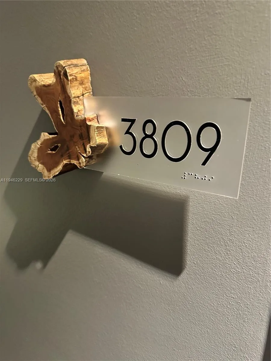 1010 BRICKELL AVE # 3809, Miami, FL 33131