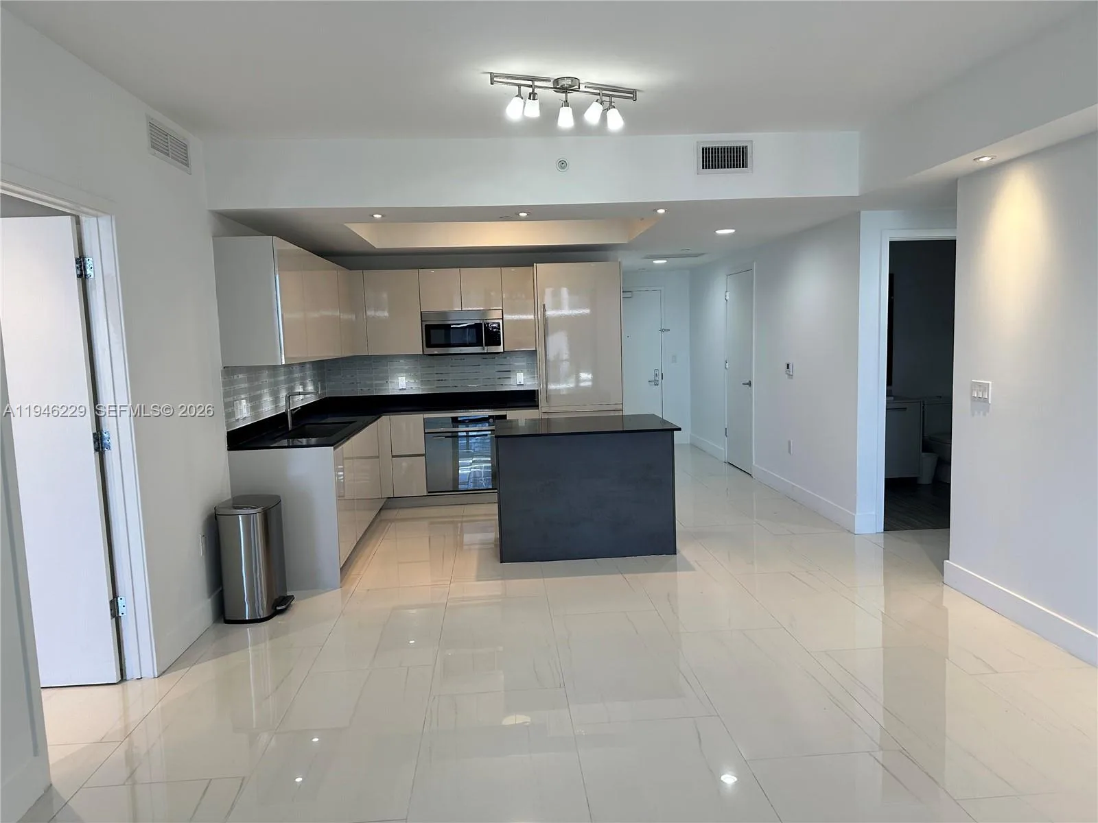 1010 BRICKELL AVE # 3809, Miami, FL 33131 photo 8
