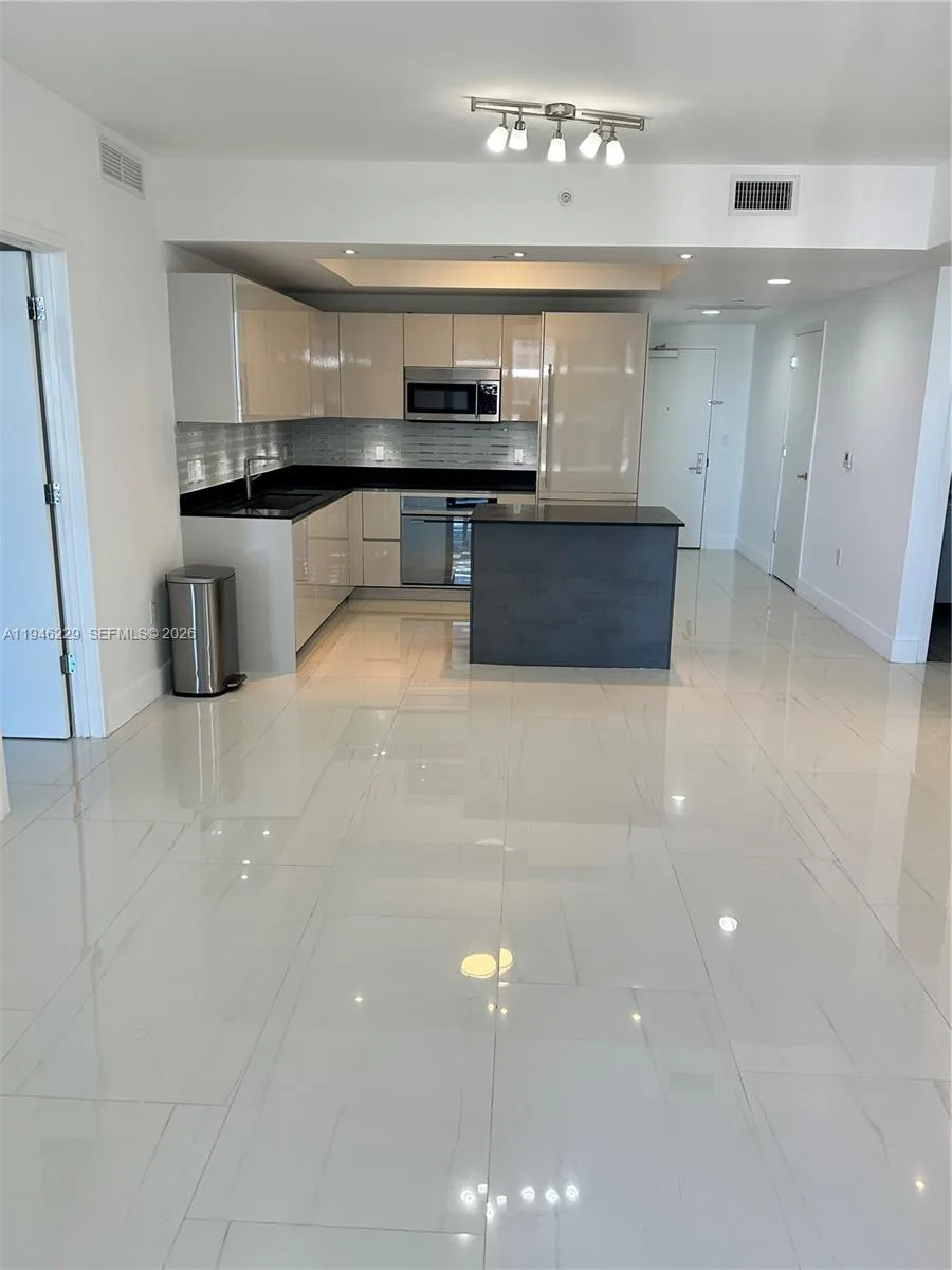1010 BRICKELL AVE # 3809, Miami, FL 33131 photo 9