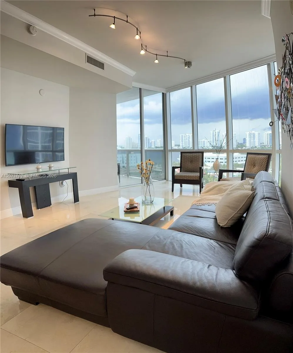 18101 Collins Ave # 1108, Sunny Isles Beach, FL 33160 photo 4