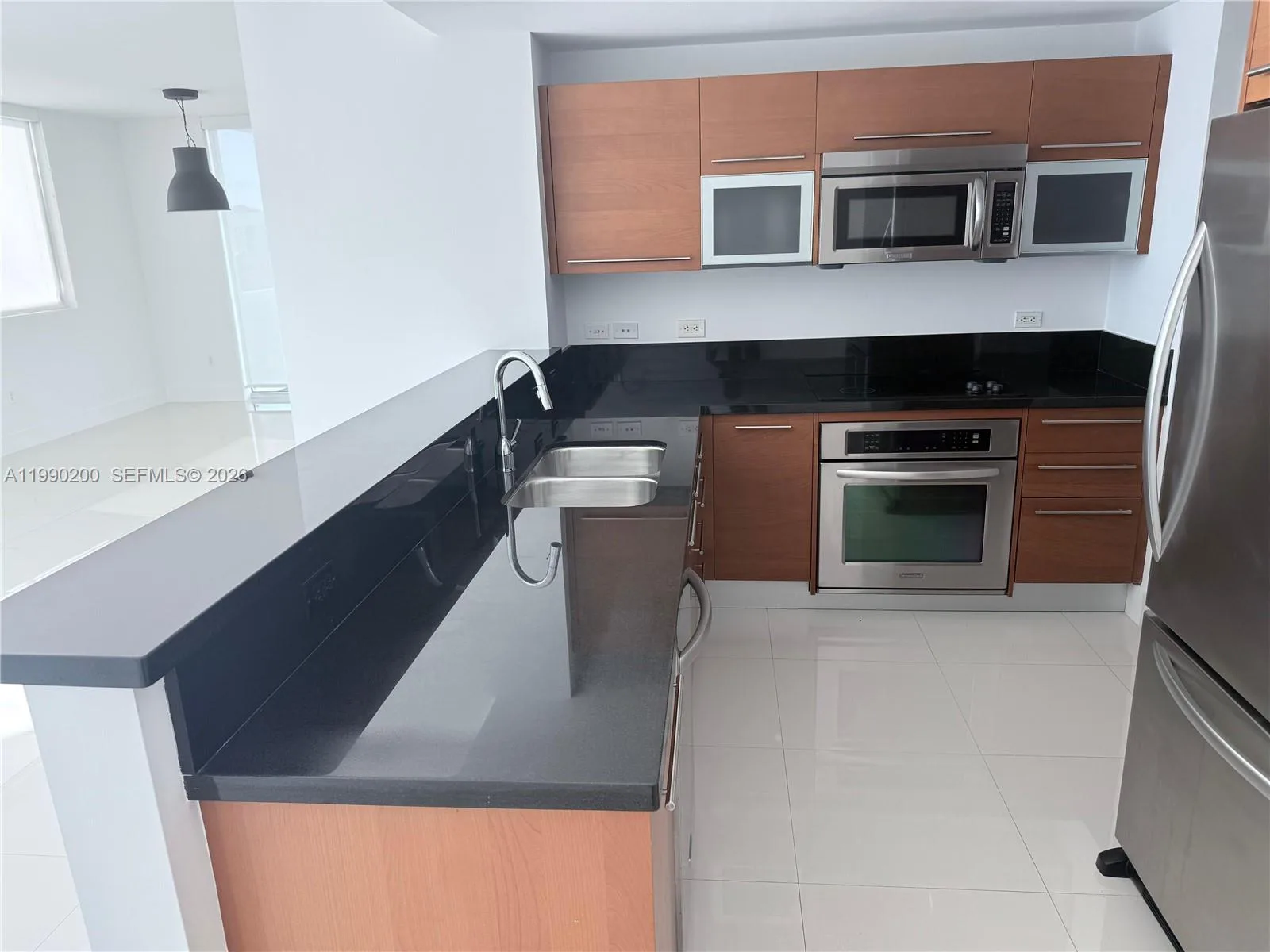 244 Biscayne Blvd # 3803, Miami, FL 33132 photo 3