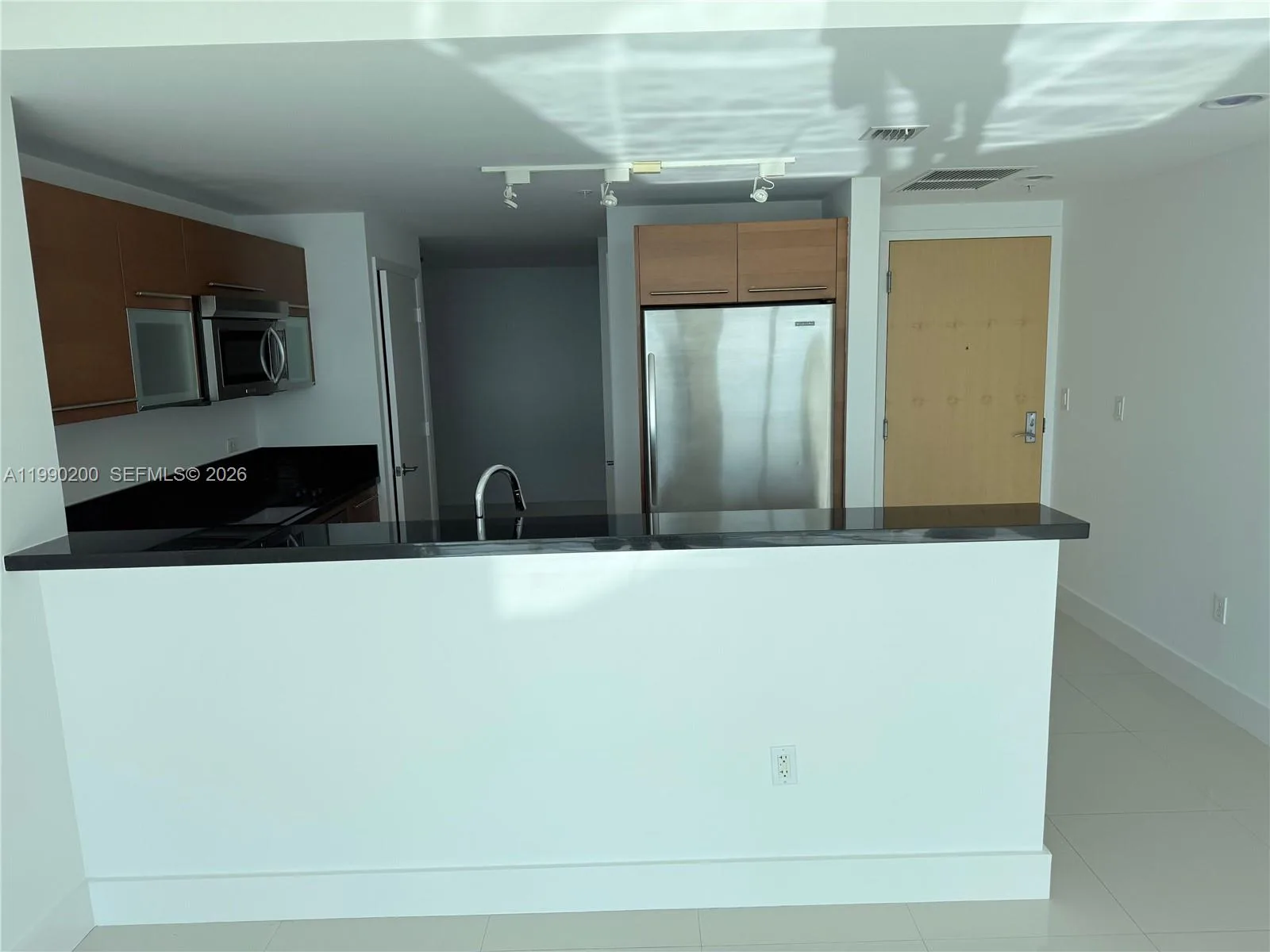 244 Biscayne Blvd # 3803, Miami, FL 33132 photo 4