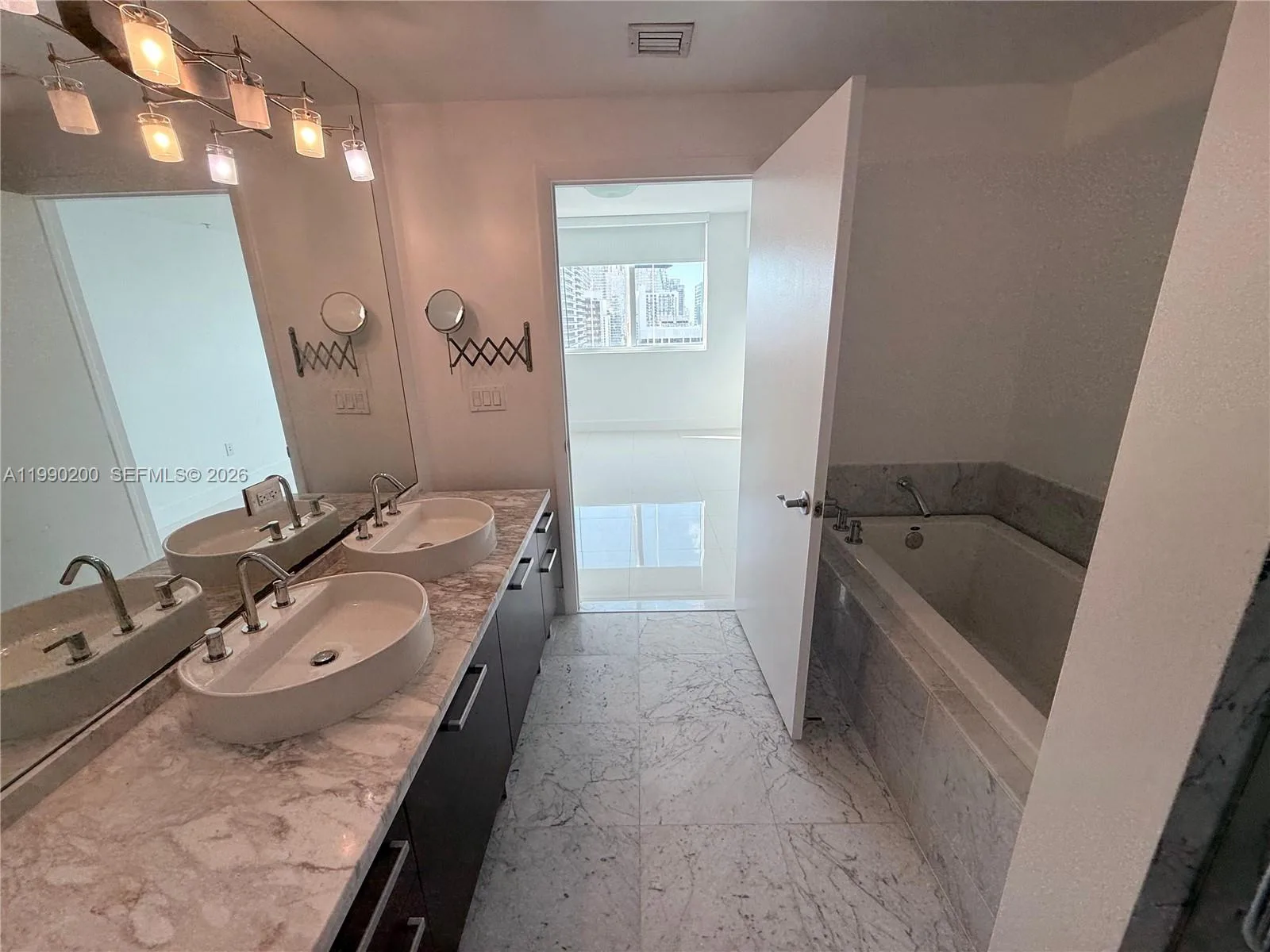 244 Biscayne Blvd # 3803, Miami, FL 33132 photo 6
