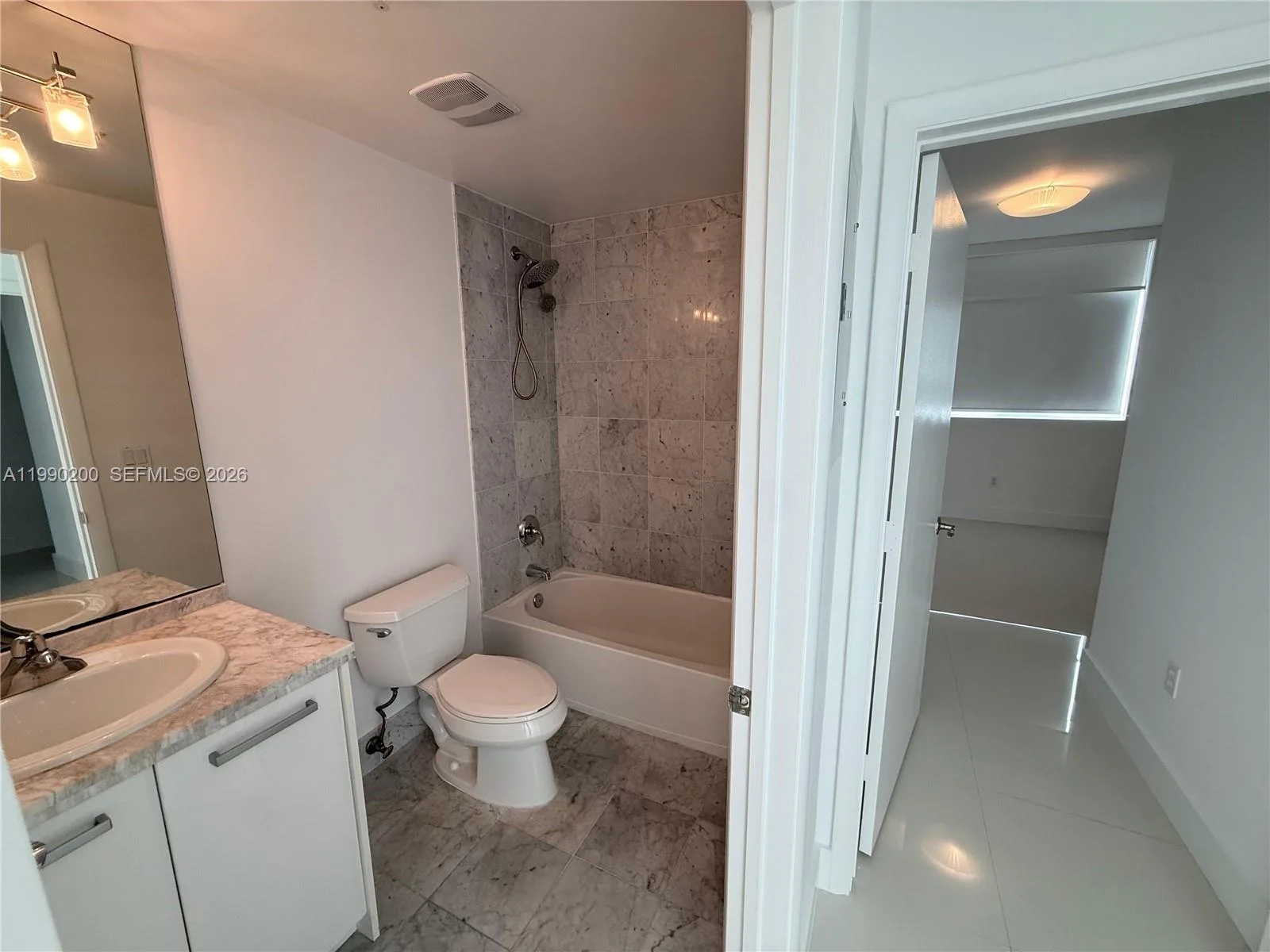 244 Biscayne Blvd # 3803, Miami, FL 33132 photo 8