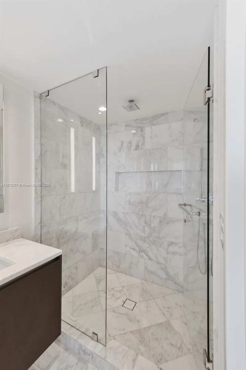 1451 Brickell Ave # 2405, Miami, FL 33131 photo 11