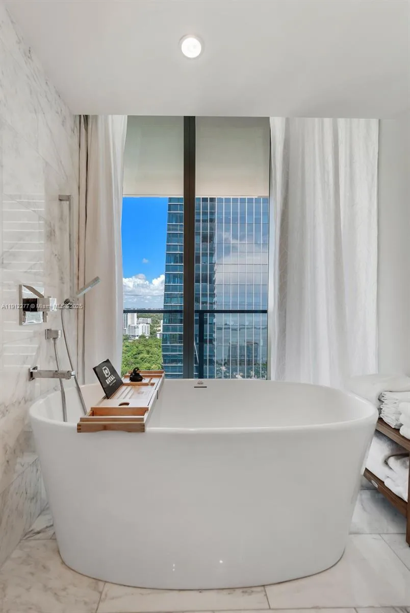 1451 Brickell Ave # 2405, Miami, FL 33131 photo 8