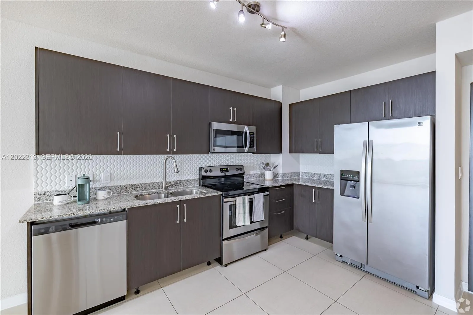 2001 Ludlam # 250, West Miami, FL 33147 photo 4