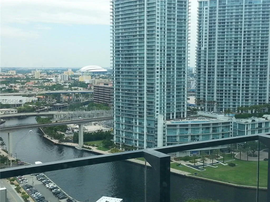 68 SE 6 St # 1908, Miami, FL 33131